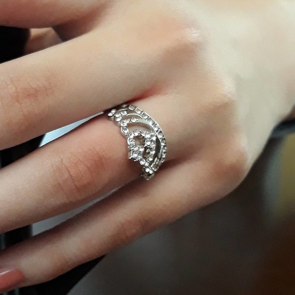 Princess Heart Crown Ring - Picture 5 of 7